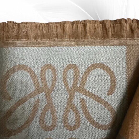 Soft Reversible Jacquard Shawl in Pastel Beige & Blush Elegant Lightweight Wrap - Picture 6 of 6